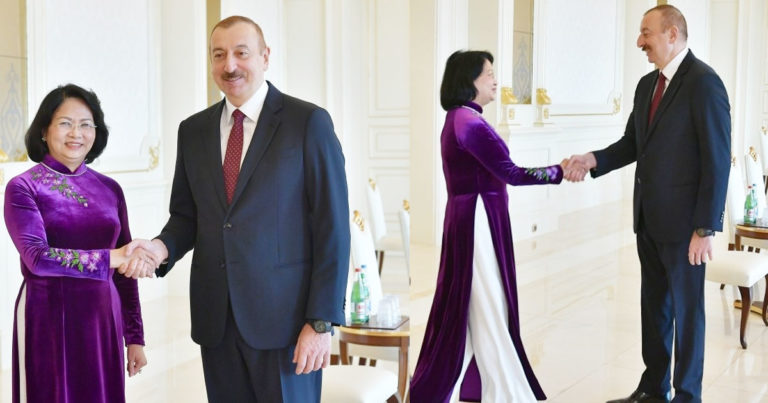 Президент Ильхам Алиев принял вице-президента Социалистической Республики Вьетнам Данг Тхи Нгок Тхинь