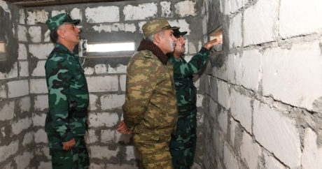 Эльчин Гулиев и Ханлар Велиев посетили воинские части на госгранице с Арменией
