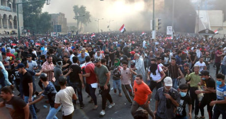 AFP: число жертв столкновений демонстрантов с полицией на юге Ирака увеличилось до 13