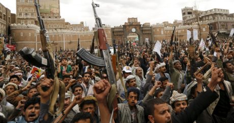 Хуситы заявили об отражении атак йеменской армии в двух провинциях
