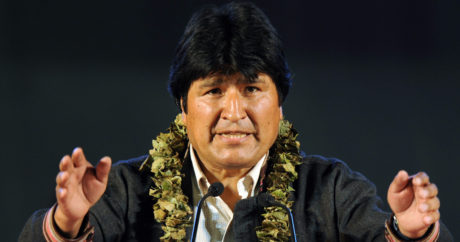 Моралес отказался от поста президента Боливии и вылетел в неизвестном направлении