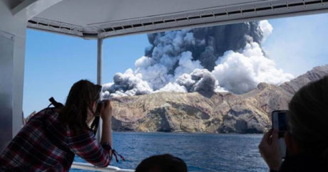 Число жертв извержения вулкана в Новой Зеландии возросло до пяти человек