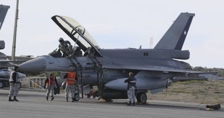 В зоне поиска пропавшего самолета ВВС Чили обнаружили останки людей