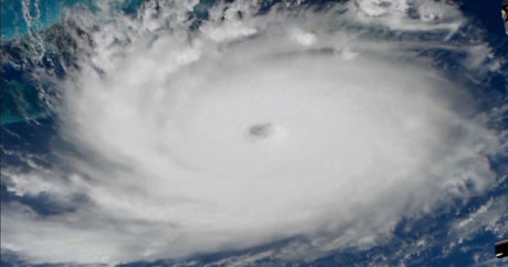 В результате ураганов в США погибли по меньше мере три человека