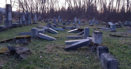 Вандалы разрушили 59 памятников на еврейском кладбище в Словакии