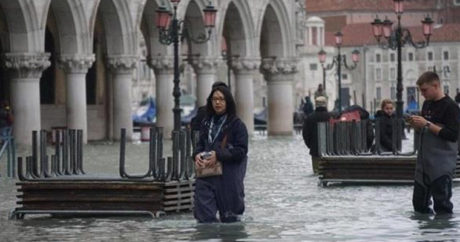 В Венеции началось очередное наводнение — ВИДЕО