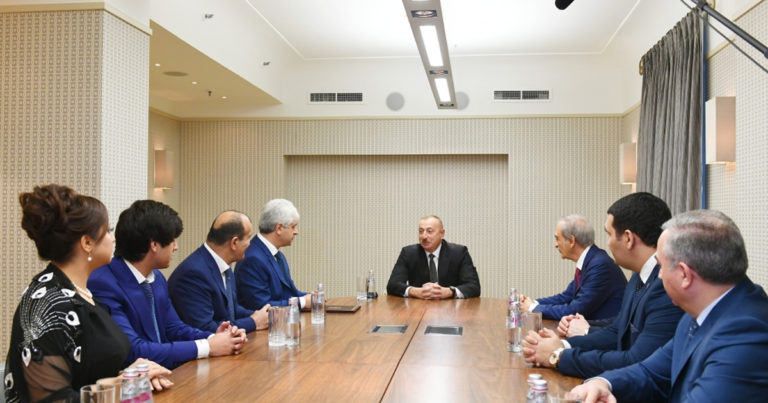 Ильхам Алиев встретился с руководителями азербайджанских диаспорских организаций Санкт-Петербурга