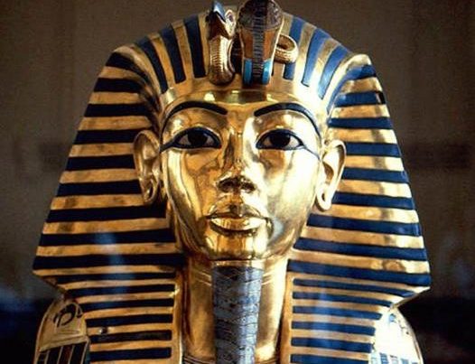 В Египте сложили портрет Тутанхамона из 7260 стаканчиков и вошли в Книгу рекордов Гиннесса