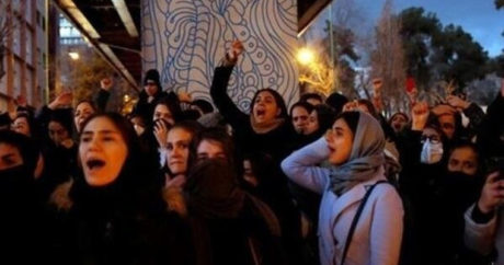 Контрреволюция в Иране: протестующие требуют смены режима — Видео