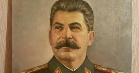 Депутат Госдумы предложил повесить портрет Сталина на ГУМе