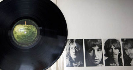 Рабочий текст песни The Beatles выставили на аукцион за $195 тысяч