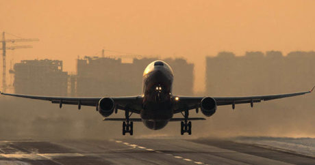 Причиной возгорания двигателя самолета в Новосибирске стало скопление топлива