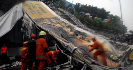В Индонезии обрушился мост: девять погибших, 17 пострадавших