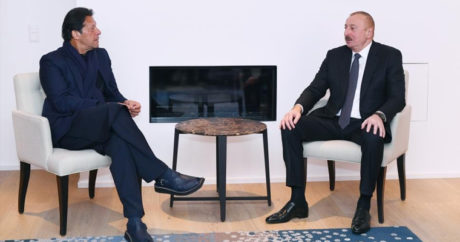 Ильхам Алиев встретился в Давосе с премьер-министром Пакистана