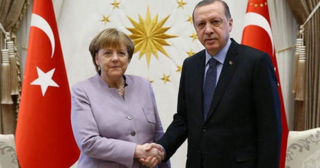 Меркель прибыла с визитом в Стамбул