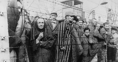 Польша не пригласила Путина на празднование 75-летия освобождения Освенцима