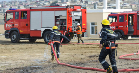 В жилом здании в Баку произошел пожар