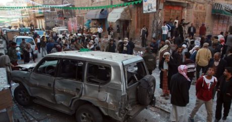 Число погибших при ракетном обстреле казармы в Йемене растет