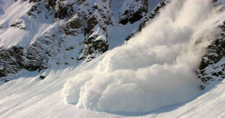 Трое армянских военных погибли под снежной лавиной