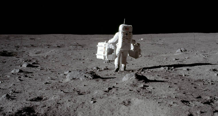 «Роскосмос» привезет на Землю лунный грунт почти за 600 млн рублей