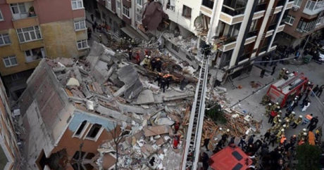 В Стамбуле рухнул многоэтажный дом — ФОТО