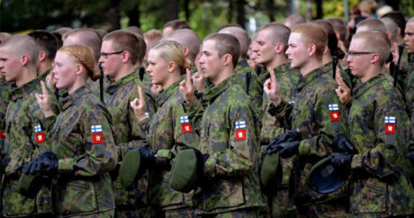 Мужчин и женщин поселят в общие казармы в армии Финляндии