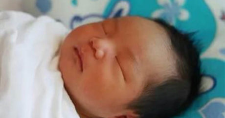 Заболевшая коронавирусом китаянка родила здоровую дочь