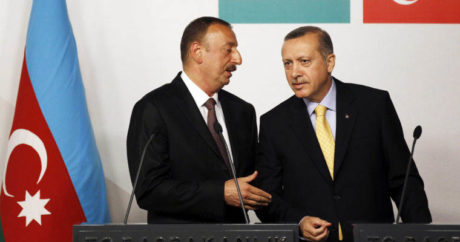 Ильхам Алиев выразил соболезнования турецкому коллеге