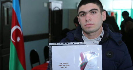 Хачмазский юноша отметил свой день рождения на избирательном участке
