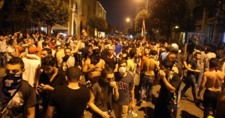 У посольства США в Ливане пострадали шестеро протестующих