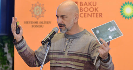 Фуад Ахундов о творчестве трех русских поэтов, влюбленных в Баку – ФОТО