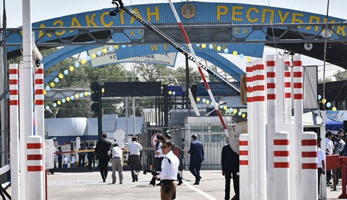 Власти Узбекистана закрывают столицу для въезда любого транспорта