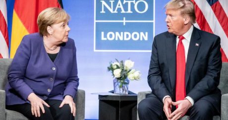 Трамп и Меркель по телефону обсудили ситуацию с коронавирусом