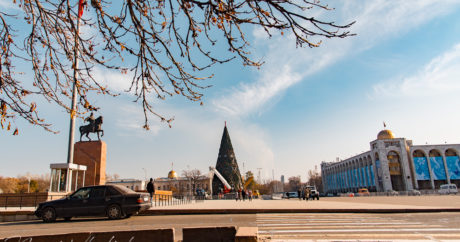 В Бишкеке вводится комендантский час