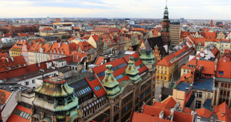 В Польше закрыли школы и вузы из-за коронавируса