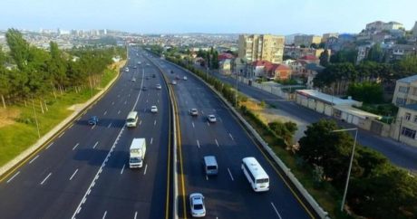 Полиция вернула около 500 автомобилей, намеревавшихся сегодня въехать из регионов в Баку