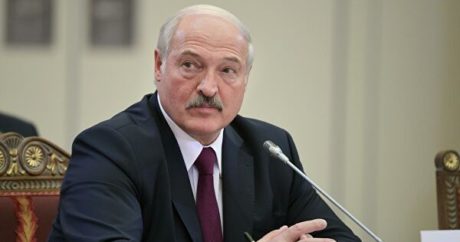 Лукашенко сообщил о первой смерти от коронавируса в Беларуси