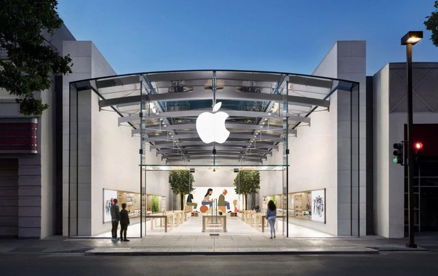 Apple закрывает магазины за пределами Китая