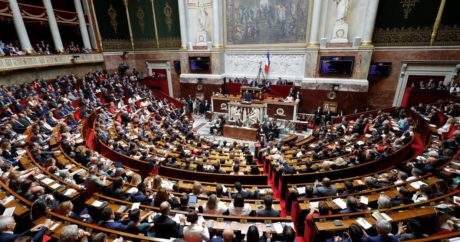 Парламент Франции утвердил законопроект о введении чрезвычайного положения