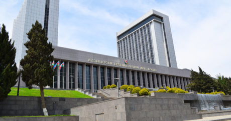 Парламент Азербайджана утвердил штрафы за нарушение режима гигиены и карантина