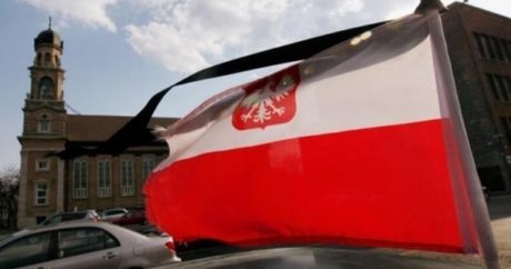Польша смягчает карантин для «разморозки экономики»