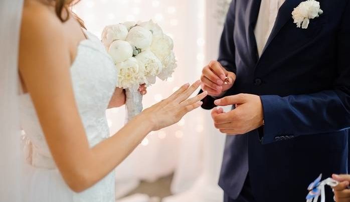 Жителям Нью-Йорка разрешили жениться по видеосвязи