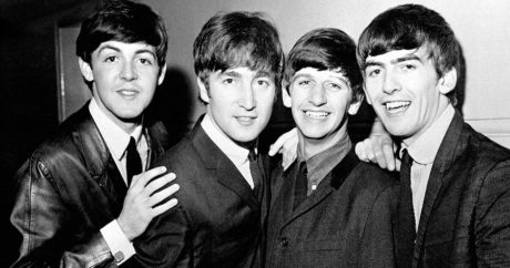 Рукописный тест песни The Beatles продали на аукционе за $910 тысяч
