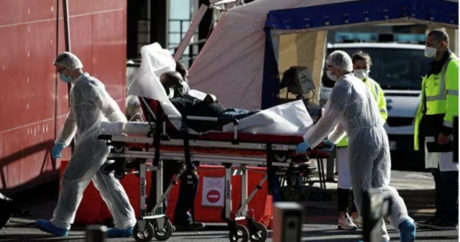 Число жертв коронавируса во Франции приближается к 15 тысячам