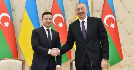 Баку готов выделить кредит Киеву: эксперт о донорстве Азербайджана