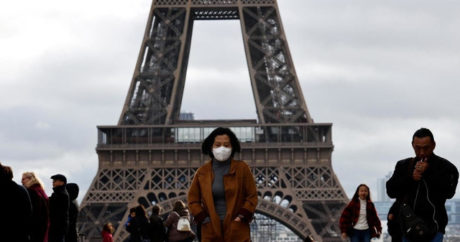 Во Франции ношение масок в транспорте останется обязательным до изобретения вакцины