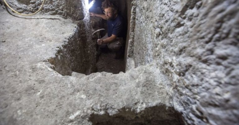 Под Стеной Плача в Иерусалиме обнаружили подземные камеры