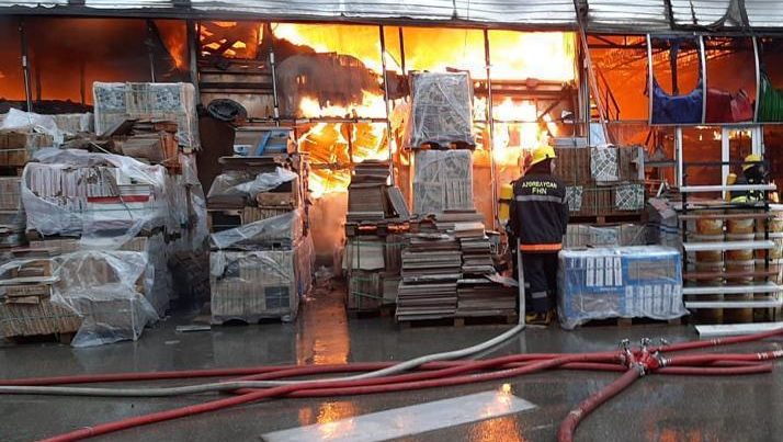 Во время первого пожара в EuroHome ущерб составил свыше 17 млн манатов
