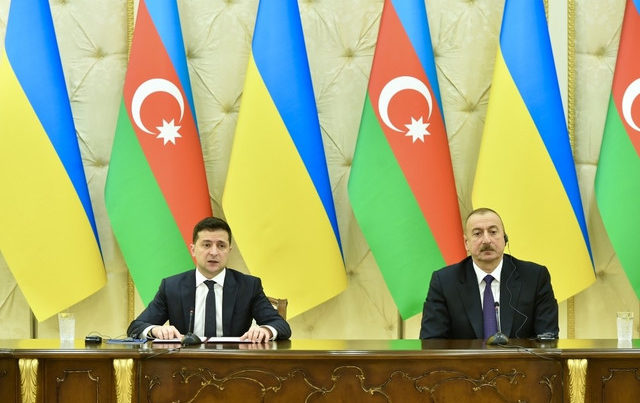 Президент Украины поблагодарил Ильхама Алиева за помощь в борьбе с коронавирусом