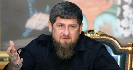 Кадыров потребовал уволить врачей за жалобы на нехватку масок